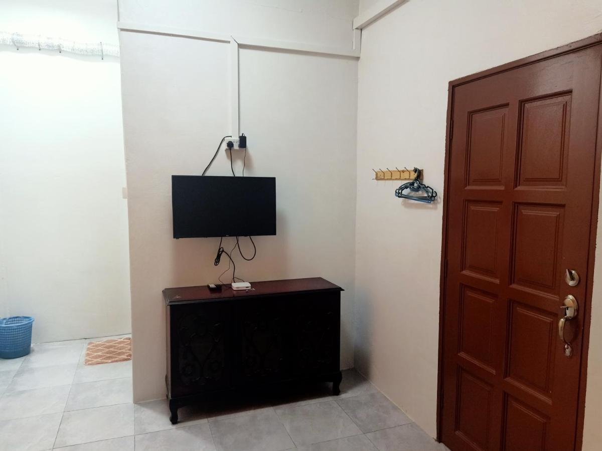 Homestay Roomstay Muar Srizahrani 외부 사진