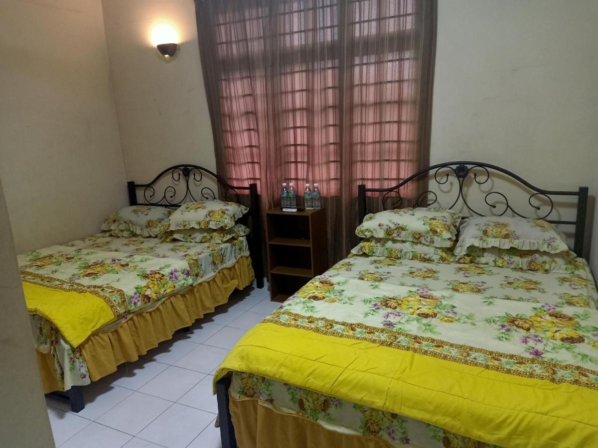 Homestay Roomstay Muar Srizahrani 외부 사진