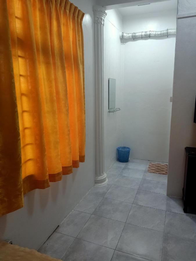 Homestay Roomstay Muar Srizahrani 외부 사진