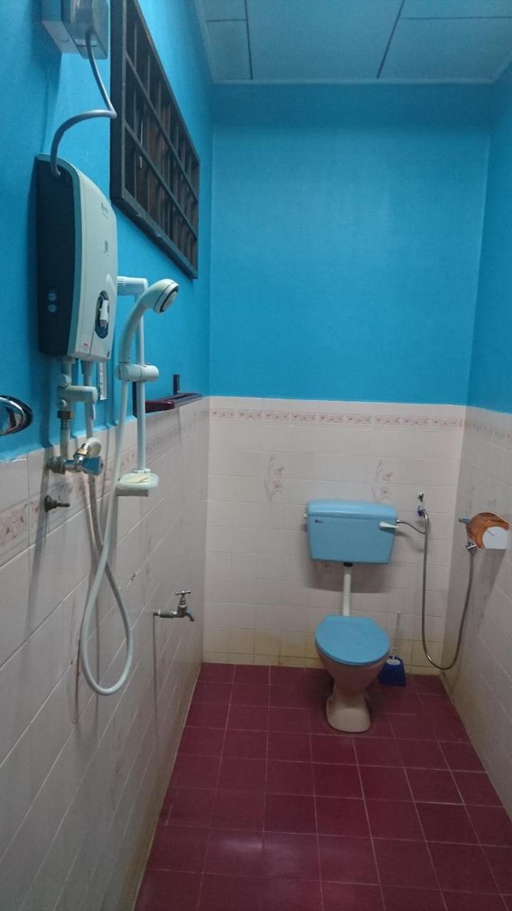 Homestay Roomstay Muar Srizahrani 외부 사진