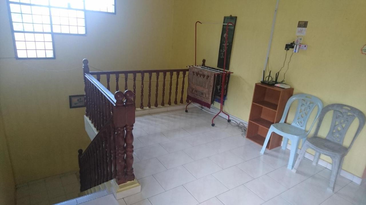 Homestay Roomstay Muar Srizahrani 외부 사진