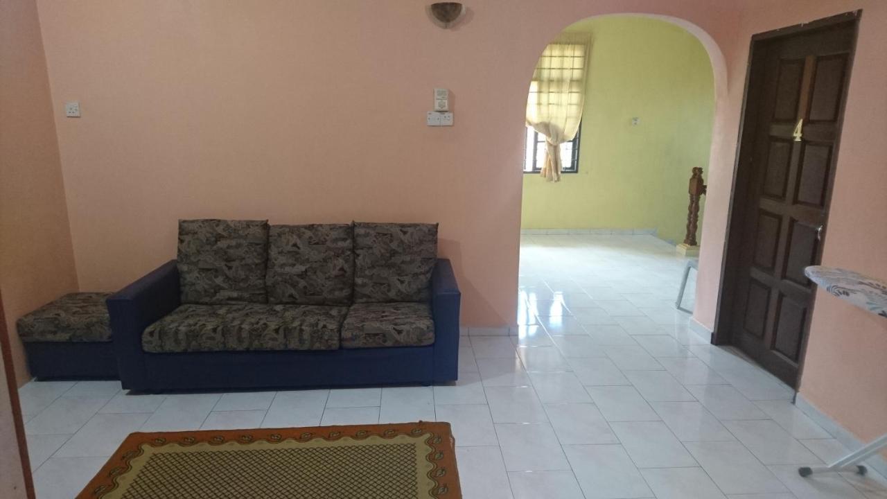 Homestay Roomstay Muar Srizahrani 외부 사진